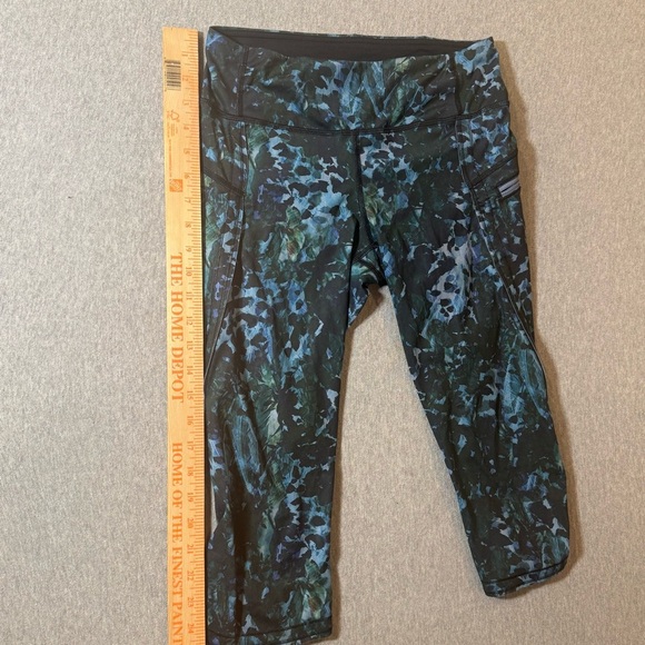 Lululemon Run Top Speed Crop Leggings Blue Floral Backdrop High Rise Size 6 - Picture 4 of 6